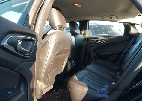 2015 Chrysler 200 C z USA, uszkodzony, nr VIN 1C3CCCCG8FN515536